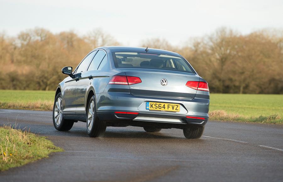  Volkswagen Passat SE 2015 года  (фото 3 из 24)